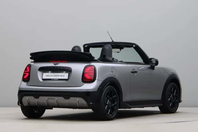 MINI Cabrio (2026) thumbnail 10