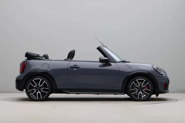 MINI Cabrio (2026) thumbnail 11