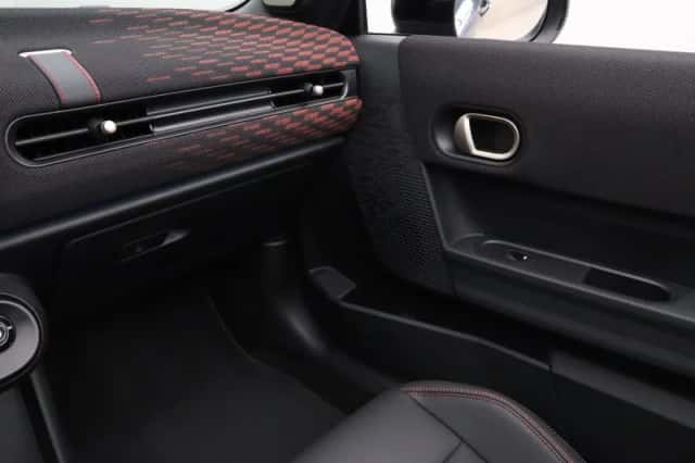 MINI Cabrio (2026) thumbnail 23