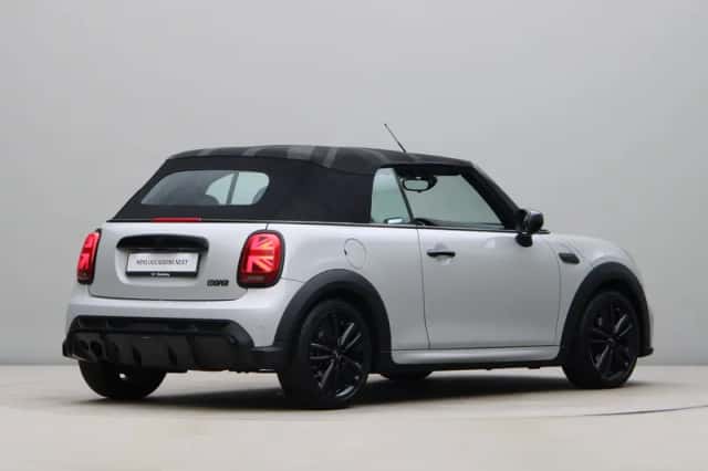 MINI Cabrio (2021) thumbnail 13