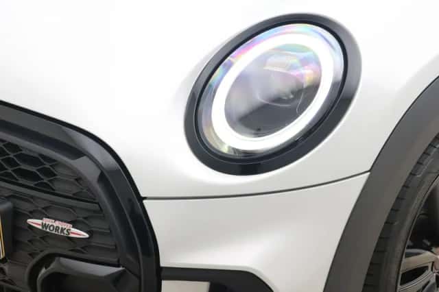 MINI Cabrio (2021) thumbnail 28