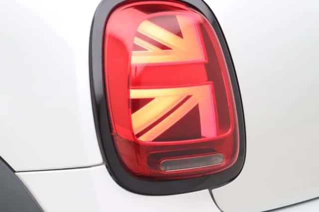 MINI Cabrio (2021) thumbnail 29