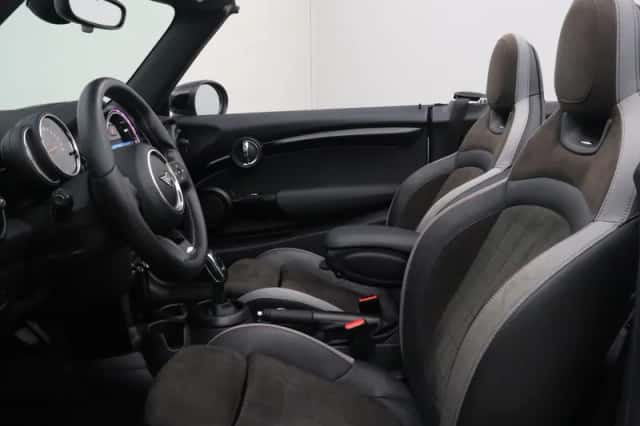 MINI Cabrio (2021) thumbnail 6
