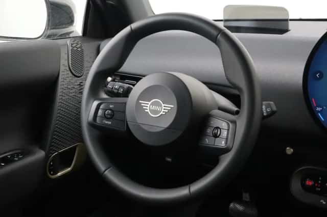 MINI Cooper (2026) thumbnail 2