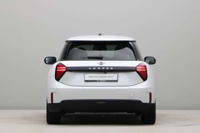 MINI Cooper (2026) thumbnail 10
