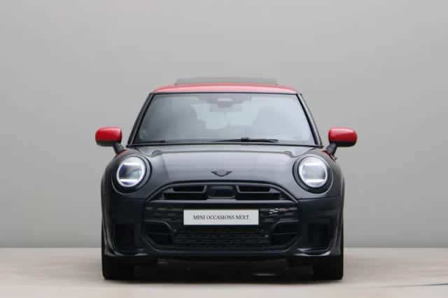 MINI Cooper (2024) thumbnail 6