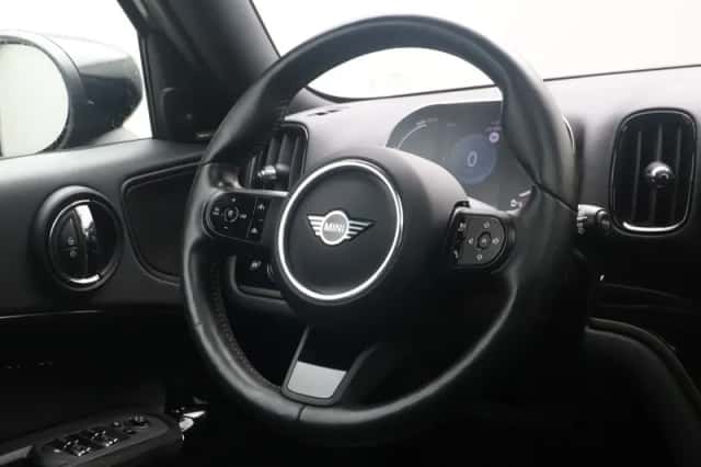MINI Countryman (2022) thumbnail 2