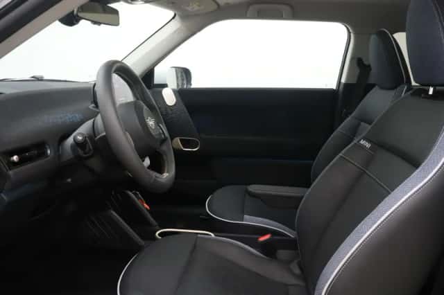 MINI Cooper (2024) thumbnail 5