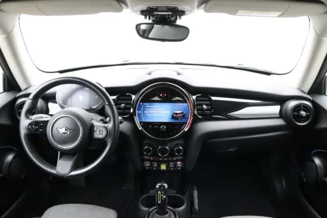 MINI Electric (2021) thumbnail 12