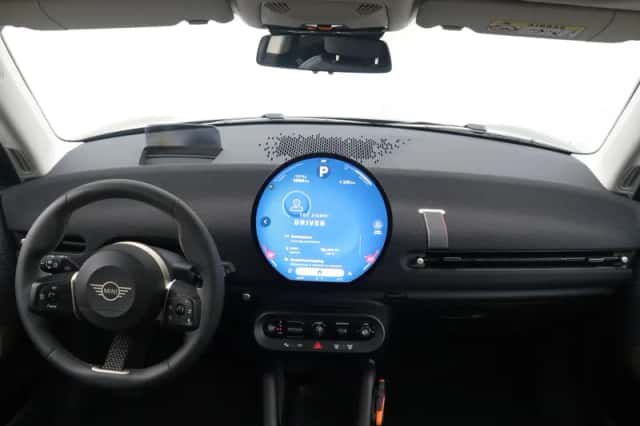 MINI Cooper (2024) thumbnail 13