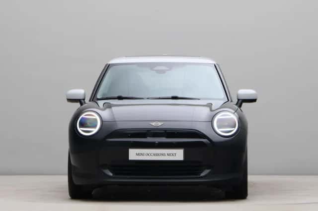 MINI Cooper (2024) thumbnail 6