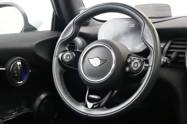 MINI Electric (2020) thumbnail 2