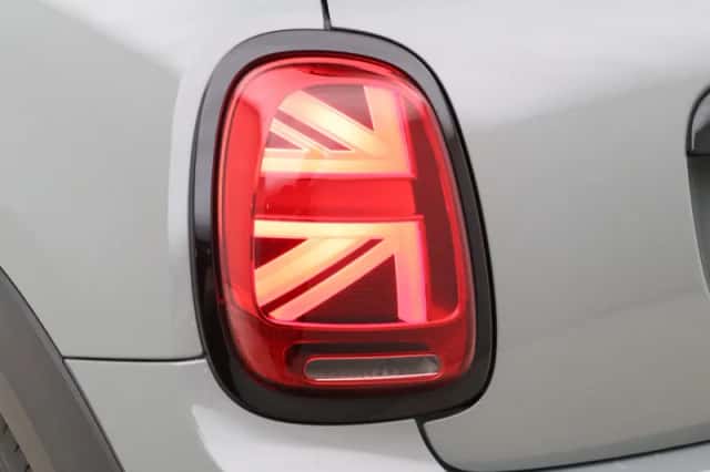 MINI Electric (2022) thumbnail 19