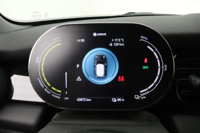 MINI Electric (2022) thumbnail 3