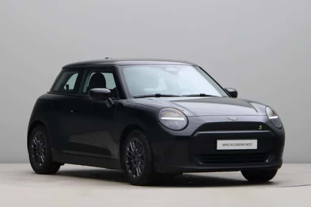 MINI Cooper (2024) thumbnail 6