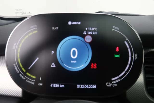 MINI Electric (2022) thumbnail 3