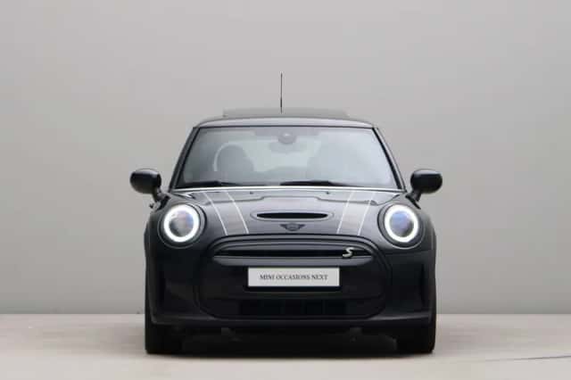 MINI Electric (2022) thumbnail 6