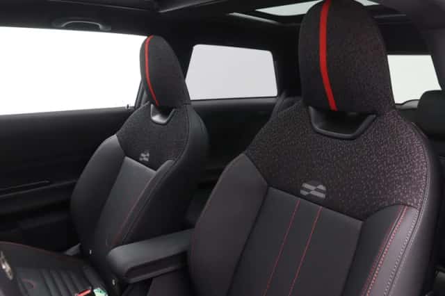 MINI Cooper (2026) thumbnail 5