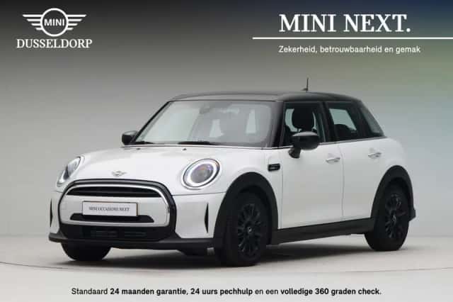 MINI Cooper (2023) thumbnail 1
