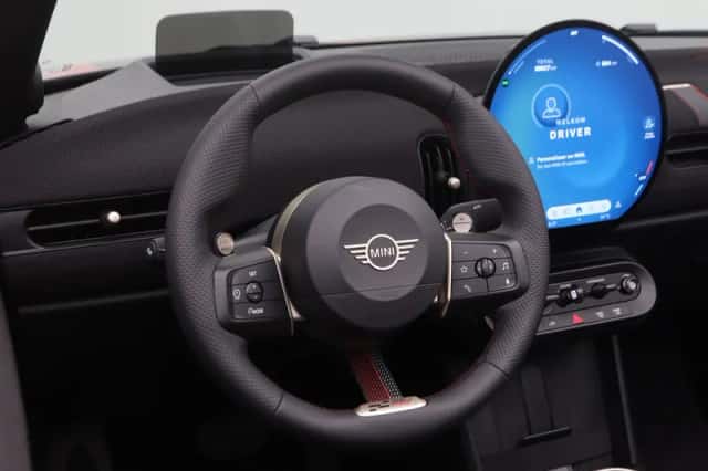 MINI Cabrio (2026) thumbnail 3