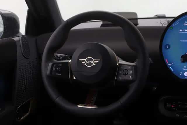 MINI Cooper (2026) thumbnail 2