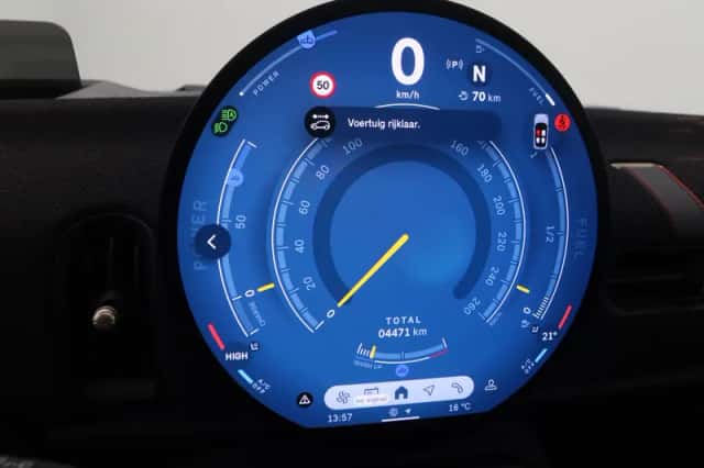 MINI Cooper (2025) thumbnail 2