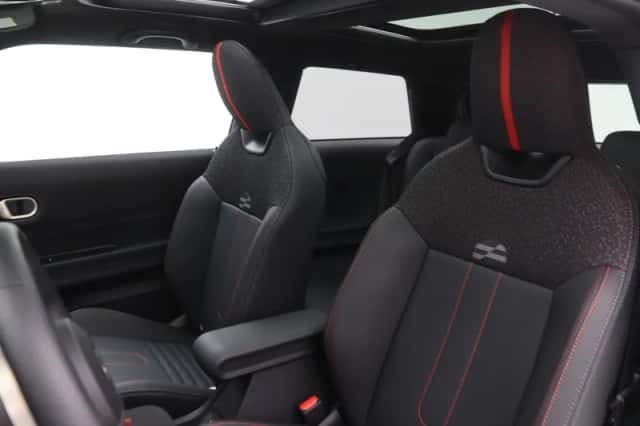 MINI Cooper (2025) thumbnail 4