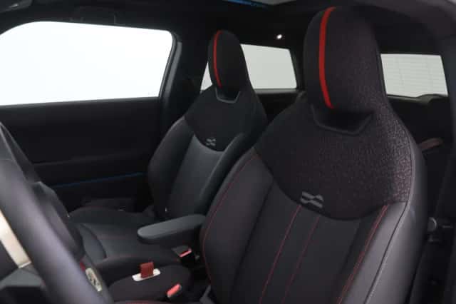 MINI Cooper (2025) thumbnail 4