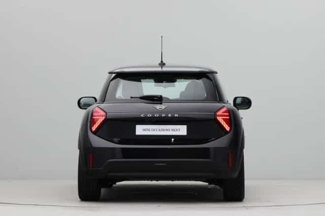 MINI Cooper (2025) thumbnail 6