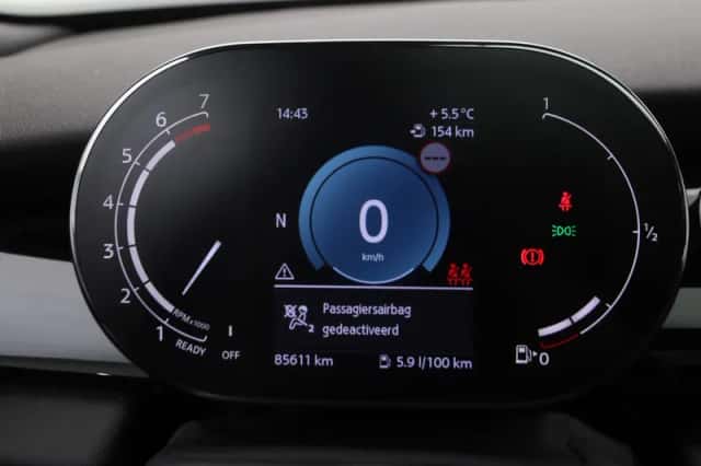 MINI Cooper (2022) thumbnail 3