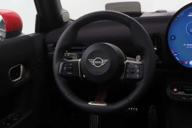 MINI Cooper (2025) thumbnail 2