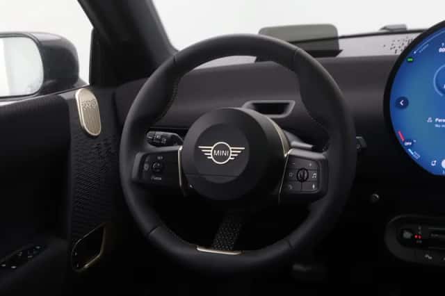 MINI Cooper (2026) thumbnail 2