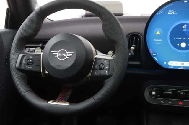 MINI John Cooper Works (2024) thumbnail 2