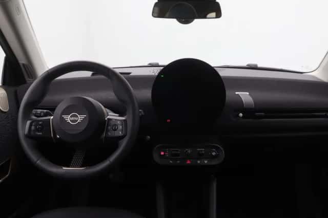 MINI Cooper (2024) thumbnail 12