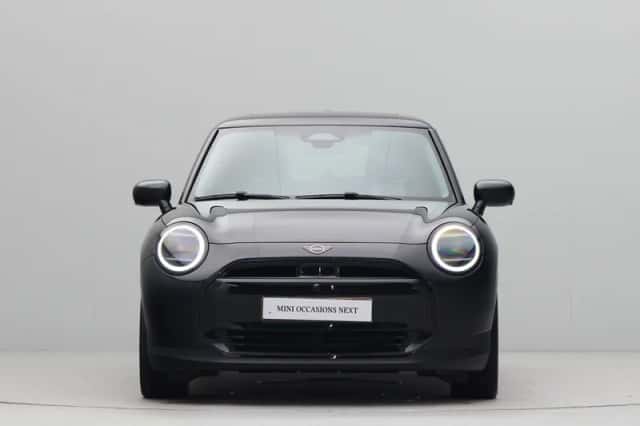 MINI Cooper (2024) thumbnail 5