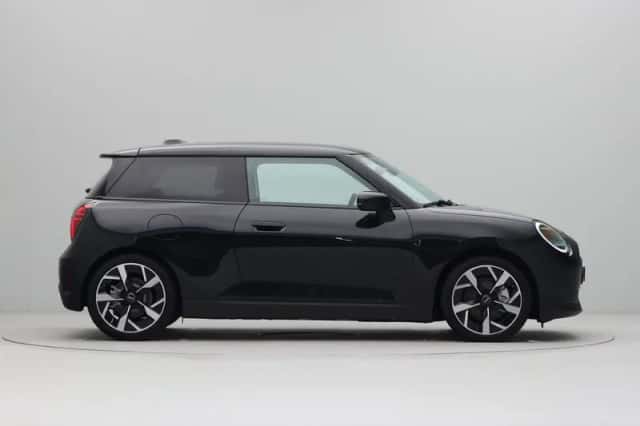 MINI Cooper (2024) thumbnail 7