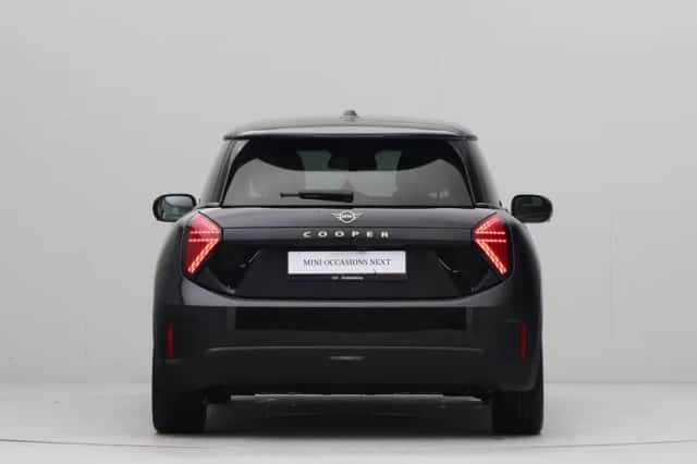 MINI Cooper (2024) thumbnail 9