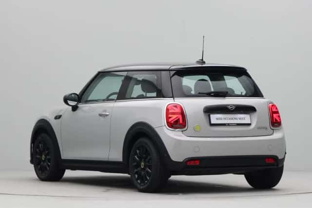MINI Electric (2022) thumbnail 11
