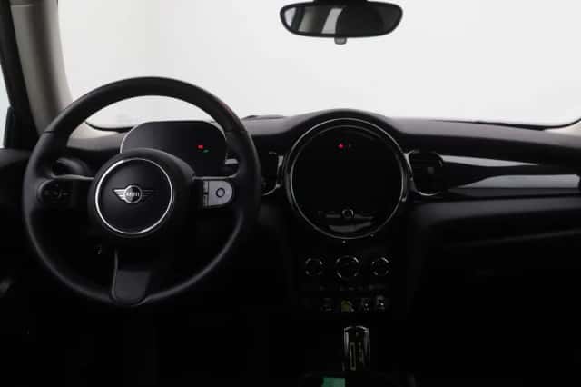 MINI Electric (2022) thumbnail 13