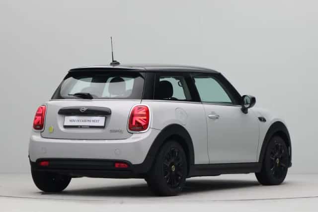 MINI Electric (2022) thumbnail 9