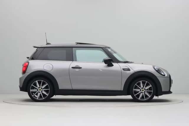 MINI Electric (2023) thumbnail 7