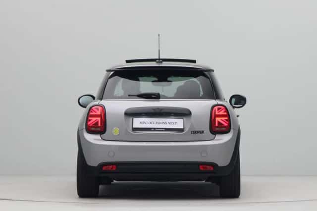 MINI Electric (2023) thumbnail 9