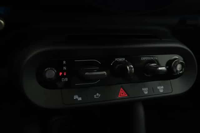 MINI Cooper (2024) thumbnail 16