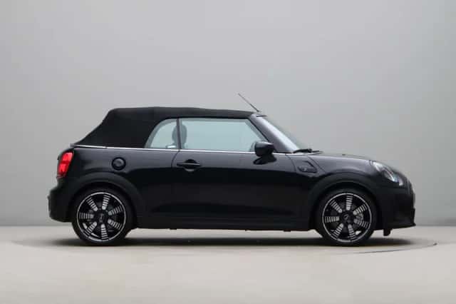 MINI Cabrio (2023) thumbnail 12