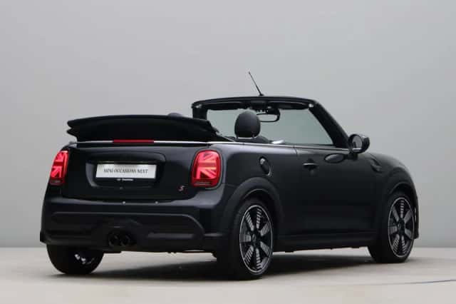 MINI Cabrio (2023) thumbnail 14