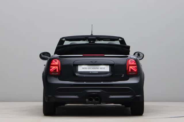 MINI Cabrio (2023) thumbnail 16