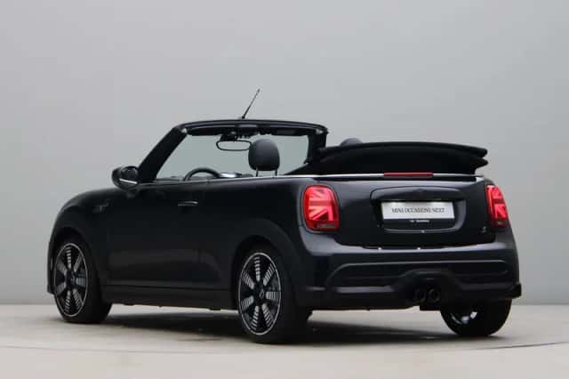 MINI Cabrio (2023) thumbnail 18
