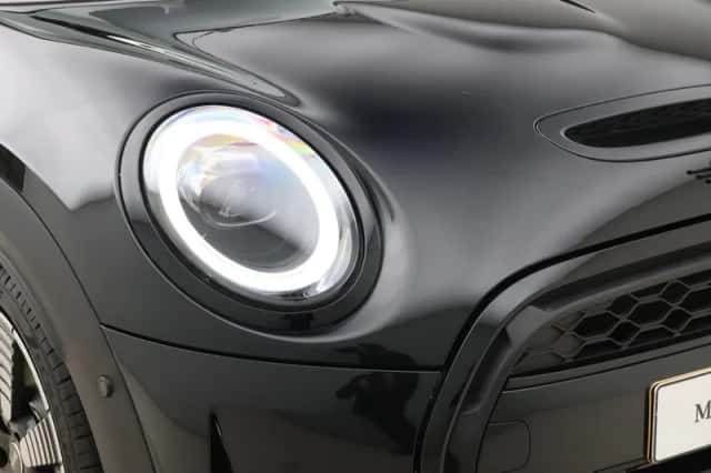 MINI Cabrio (2023) thumbnail 29