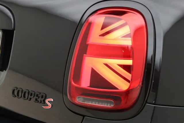 MINI Cabrio (2023) thumbnail 30