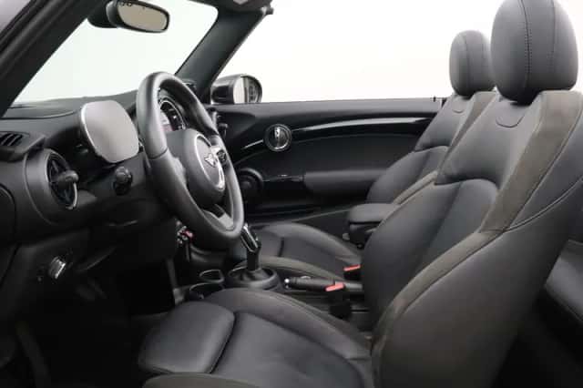 MINI Cabrio (2023) thumbnail 5